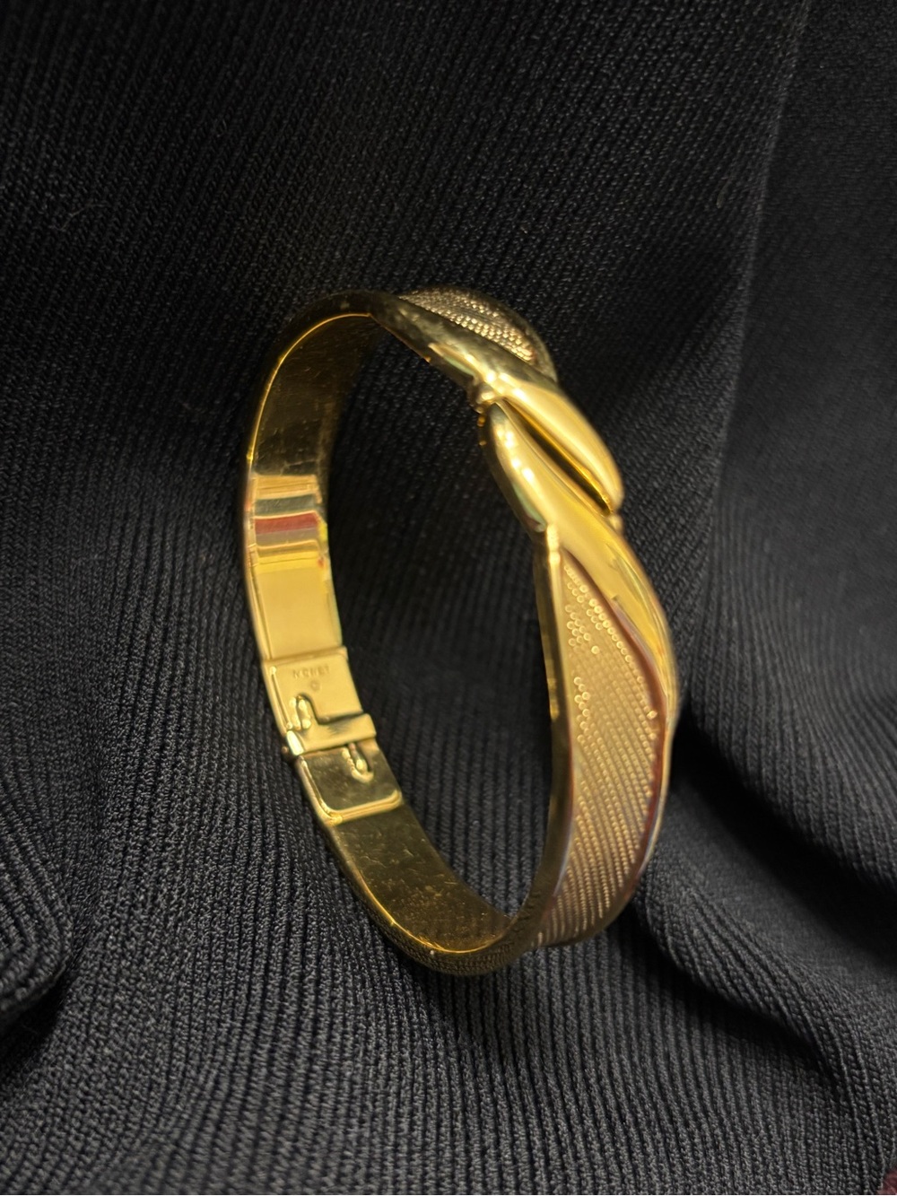 Vintage 60s-70s signed Β©οΈMonet gold tone textured crossover clamper bracelet